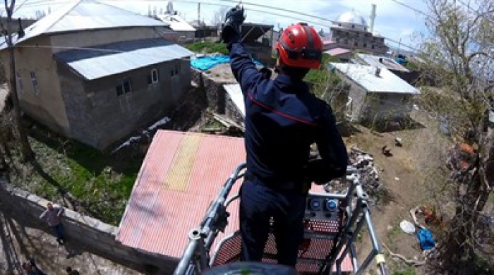 Erzurum'da İtfaiye'nin kuş kurtarma operasyonu