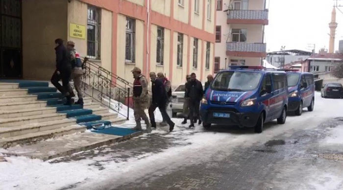 Erzurum’da Jandarma göçmen kaçakçılarına geçit vermedi