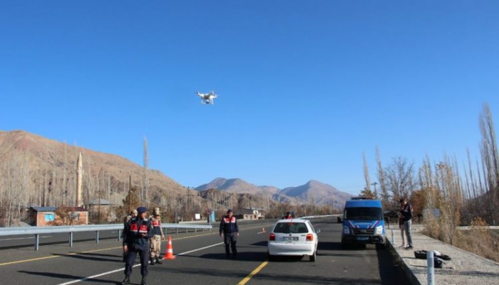 Erzurum’da Jandarma Trafik Timleri drone ile uygulamaya geçti