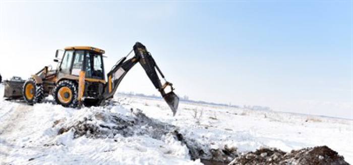 Erzurum’da kar kütlelerinin erimesi buzlanmalara neden oluyor