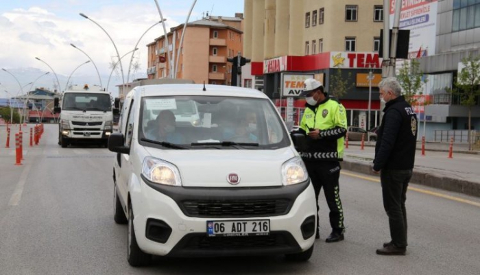 Erzurum’da kısıtlamaya uymayan 23 kişiye 16 bin 639 lira ceza