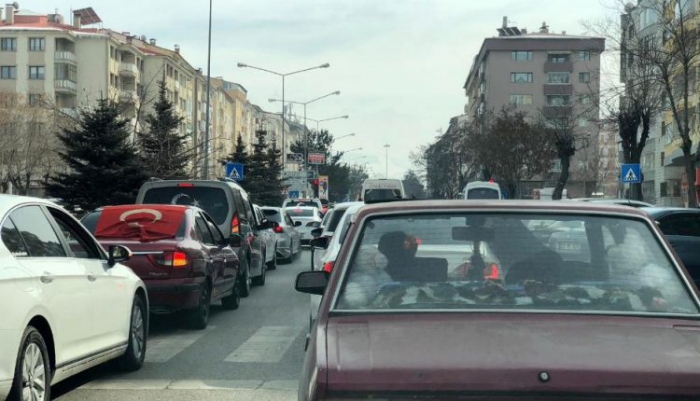 Erzurum’da  Modifiye sevdalıları konvoy yaparak, şehidi yad ettiler 