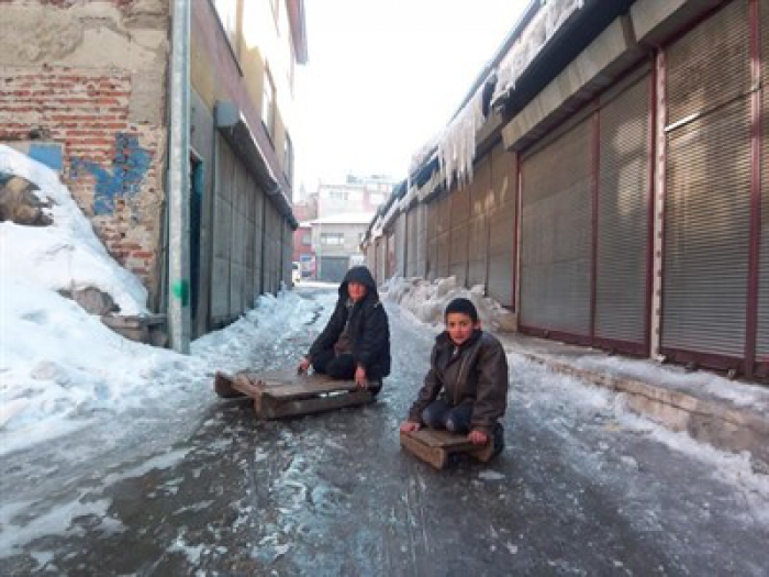 Erzurum da Öğrencilere müje yarında okullar tatil