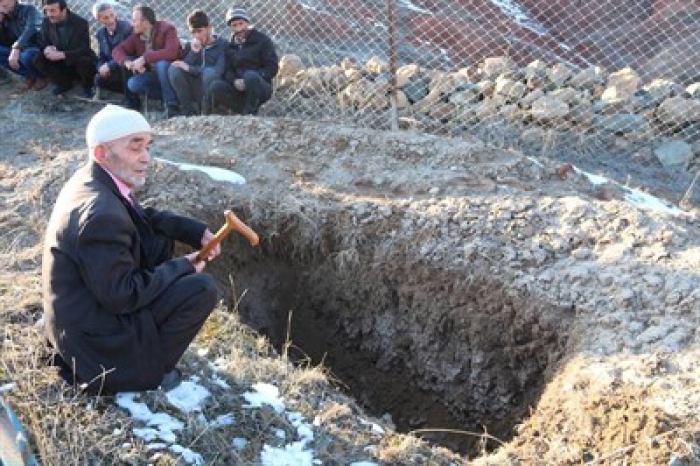 Erzurum'da Öldü diye mezarını kazdılar ama ölmedi