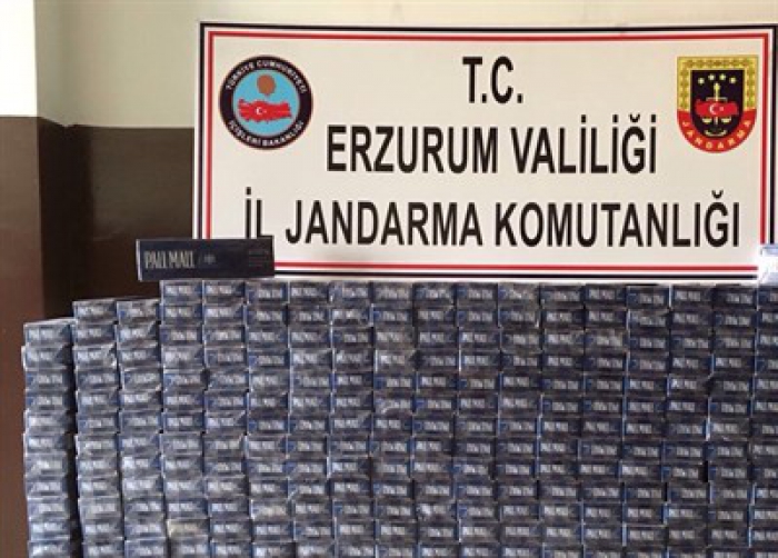 Erzurum'da otobüsün tavanına gizlenen 5 bin 180 paket kaçak sigara ele geçirildi