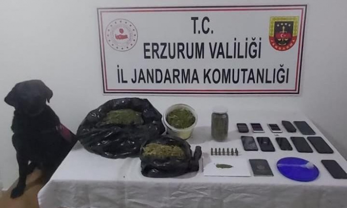 Erzurum’da silah ve mühimmat kaçakçılığı ile uyuşturucu tacirlerine eş zamanlı operasyon