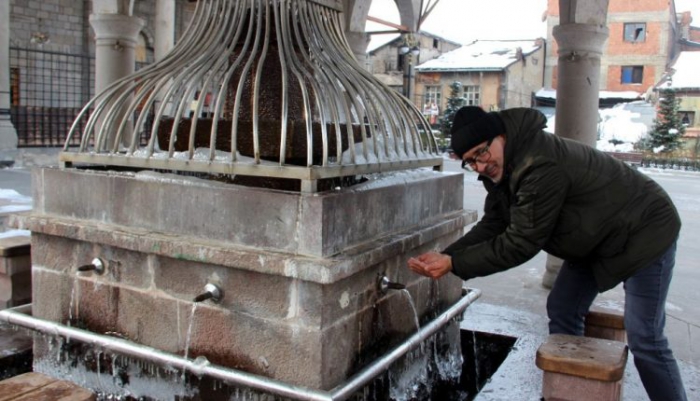 Erzurum’da soğuk etkisini gösterdi.