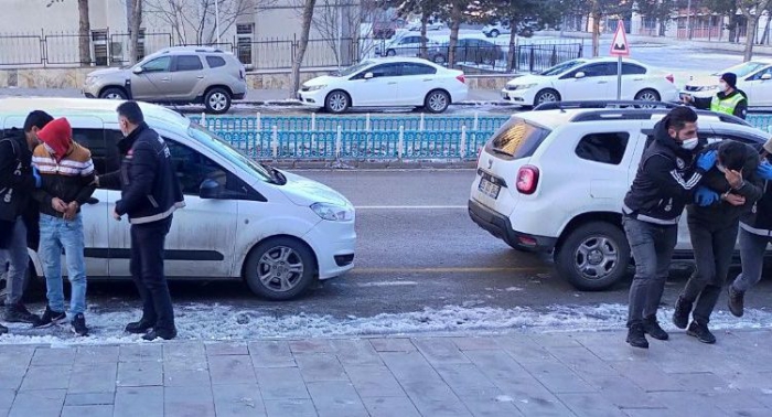 Erzurum’da sokak satıcılarına operasyon