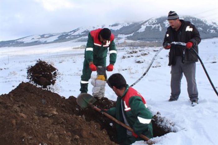 Erzurum'da toprağın donduğu toplu mezar kazılıyor 