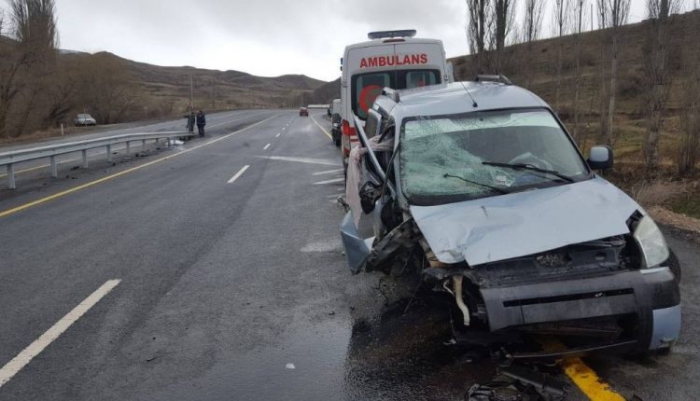 Erzurum’da trafik kazası! 3 yaralı