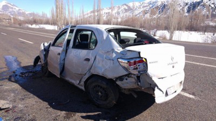 Erzurum'da trafik kazası! 3 yaralı