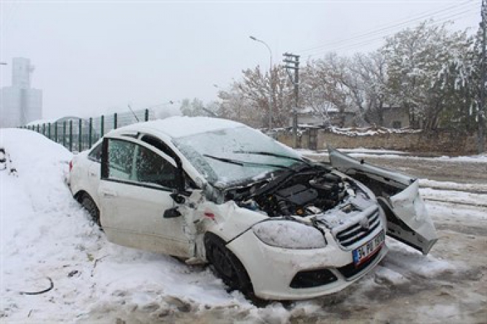 Erzurum'da tren otomobili biçti