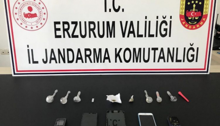 Erzurum’da uyuşturucu satıcısı 4 kişi yakalandı