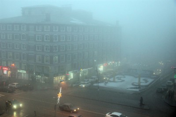 Erzurum'da yoğun sis uçak seferlerini aksattı