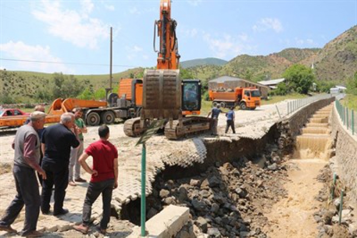 Erzurum'daki sel hayatı durma noktasına getirdi