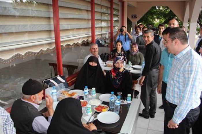 Erzurum Oltu'da Şehit aileleri ve Gaziler onuruna yemek verdiler