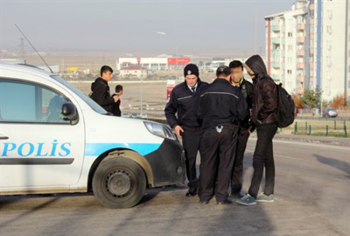 Erzurum polisinden okul önlerinde uygulama 