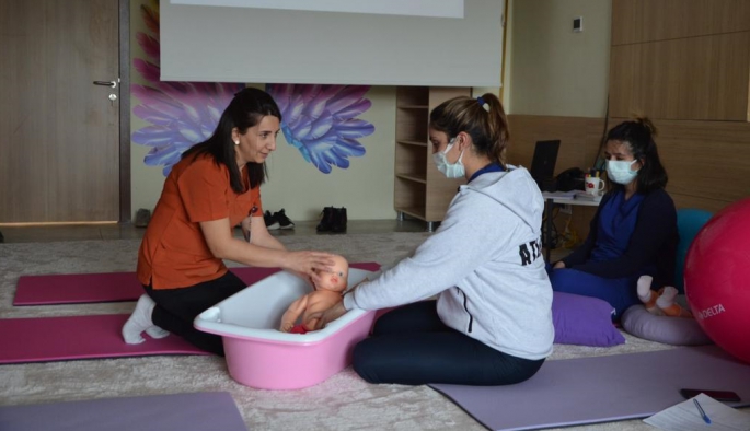 Erzurum Şehir Hastanesi Nene Hatun Kadın Doğum Ünitesinde Gebe Okulu Açıldı..