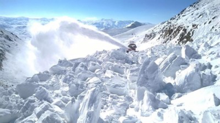 Erzurum’un ilçelerinde kar ve tipi hayatı felç etti