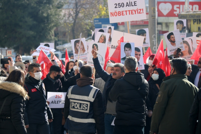 Evlat nöbetindeki ailelerin direnişinde 858'inci günde aile sayısı 250 oldu