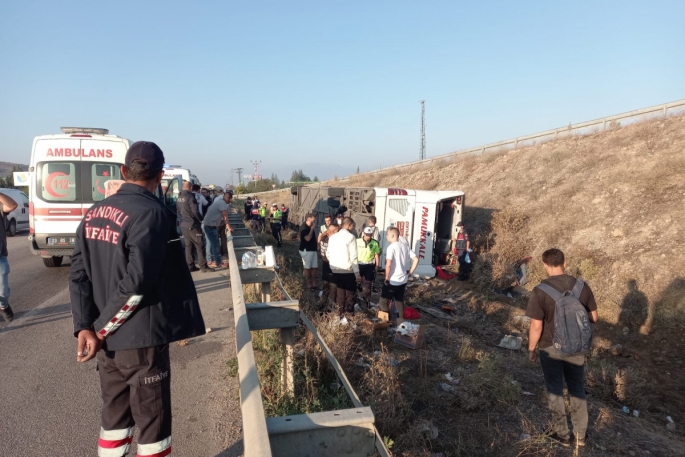 Feci kaza! 1 ölü, 38 yaralı Birliğine teslim olmaya giden asker adayı kazada öldü