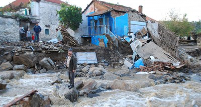 Felaketten kurtulamıyor !Köy…