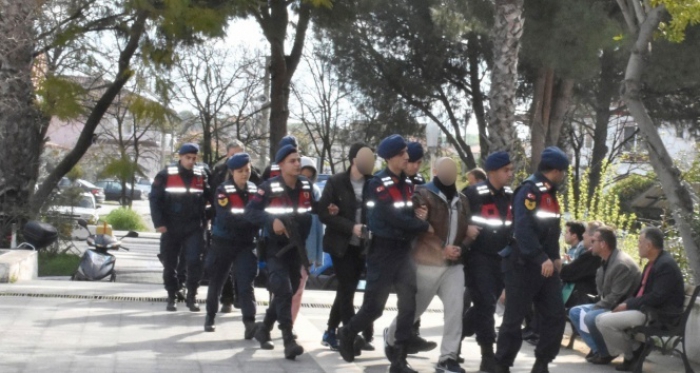 FETÖ’den ihraç eski asker baba-oğul yakalandı