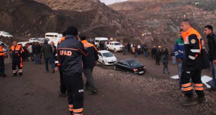 Göçük altındaki işçi kardeşini arayınca…