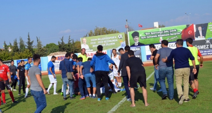 Hakem futbolcunun hayatını kurtardı!