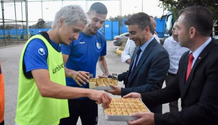 İl Sağlık Müdüründen BB Erzurumspor’a moral ziyareti