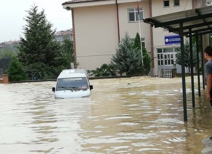 İlçe sular altında kaldı