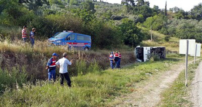 İşçi servisi şarampole yuvarlandı: 9 yaralı