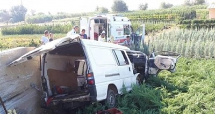 İşçileri taşıyan minibüs devrildi: 1 ölü, 3 yaralı