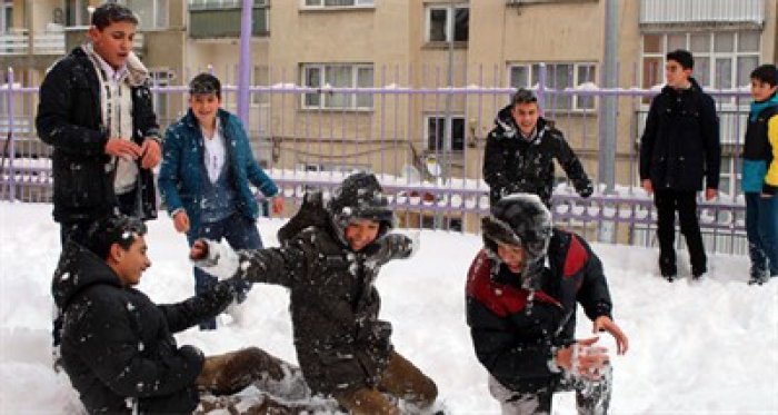 İstanbul'da yarın okullar tatil edildi!