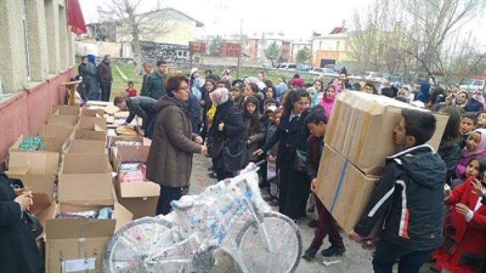 İstanbul'dan Erzurum'a öğrencilere anlamlı…