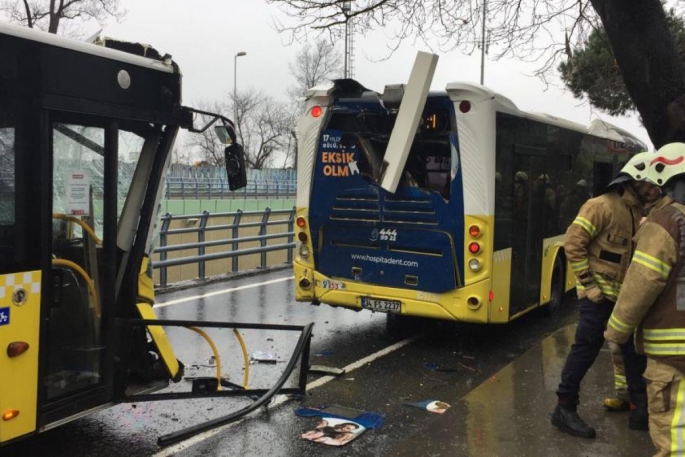 İstanbul İETT otobüsleri çarpıştı: 3 yolcu yaralandı