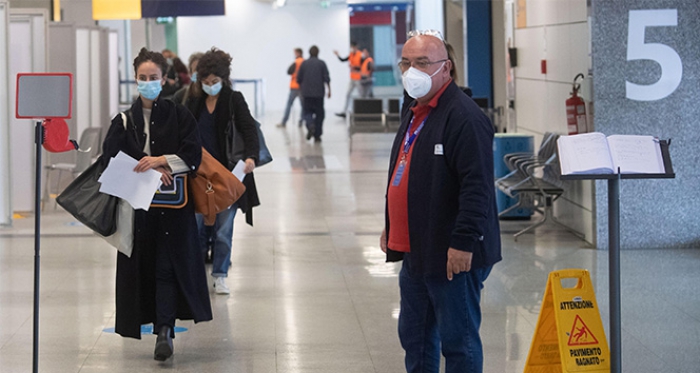 İtalya’da günlük Covid-19 vaka sayısı rekor tazeledi