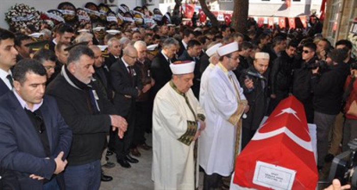 İzmir şehidini uğurladı