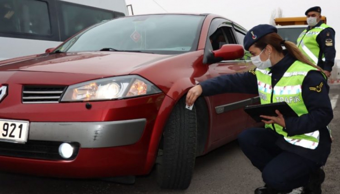 Jandarma trafik ekiplerinden kış lastiği uygulaması