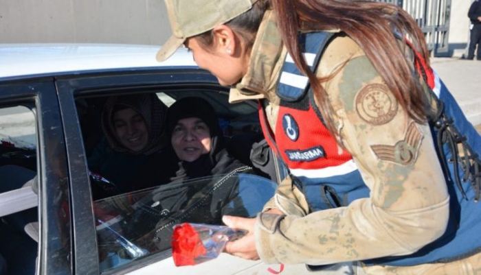 Jandarma ve Emniyet Kadınlar Günü’nü kutladı