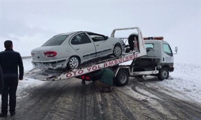 Kar yağışı kazalara sebebiyet verdi