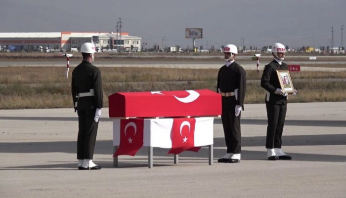 Kaza kurşunuyla şehit olan asker memleketi Adana’ya uğurlandı