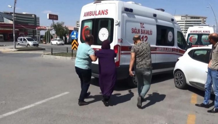 Kaza yapan kocasını öldü sanıp ambulansın peşine koştu