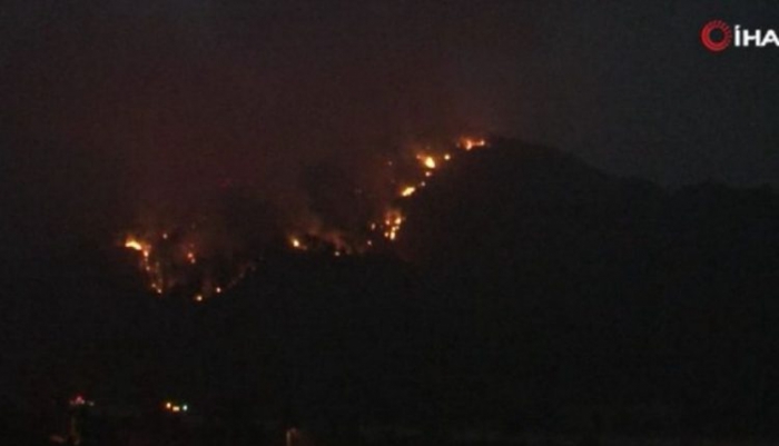 Köyceğiz’de gece saatlerinde alevler yeniden yükseldi