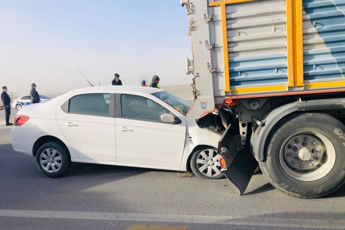 Kum fırtınası zincirleme kazaya sebep oldu: 7 yaralı