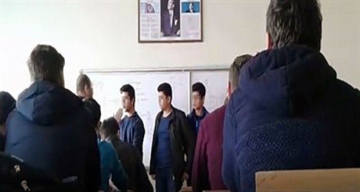 Lisede öğretmen dehşeti! Hiç acımadı…