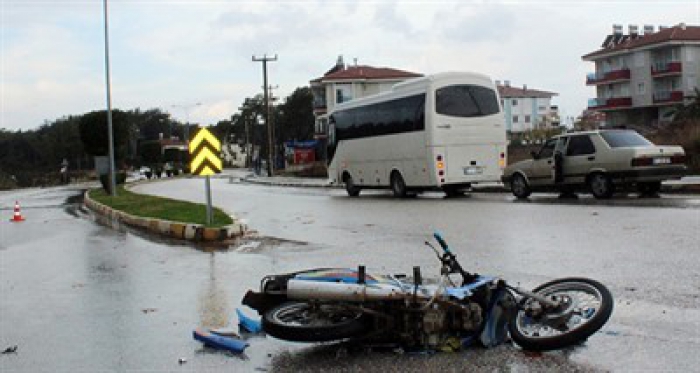 Liseli 2 çocuk motosiklet kurbanı oldu