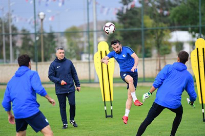 Mehmet Altıparmak: “Gol atmakta çok sorunumuz yok ama çok gol yiyoruz”