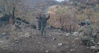 Mehmetçik’ten Kaçamayacaklarını Anlayan 4 PKK’lı Teröristin Teslim Olma Anları