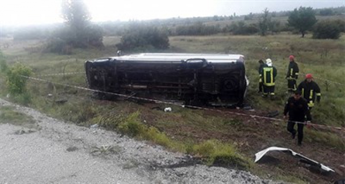 Mehter takımını taşıyan minibüs devrildi: 1 ölü, 12 yaralı